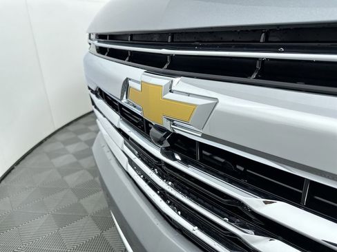 New 2026 Chevrolet Suburban LT w/ Comfort Package image 31