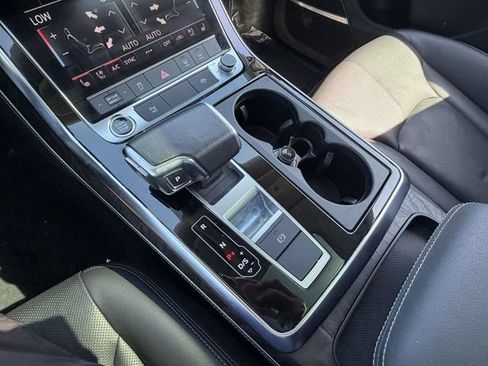 Used 2023 Audi Q8 Premium Plus w/ Premium Plus Package AWD/4WD image 18