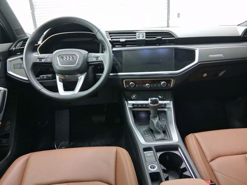 Used 2025 Audi Q3 2.0T Premium w/ Convenience Package AWD/4WD image 4
