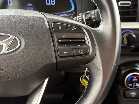 Used 2023 Hyundai Venue SEL FWD image 19