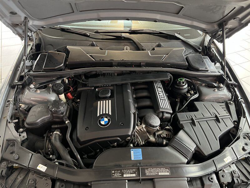 Used 2011 BMW 328i xDrive Coupe AWD/4WD image 30