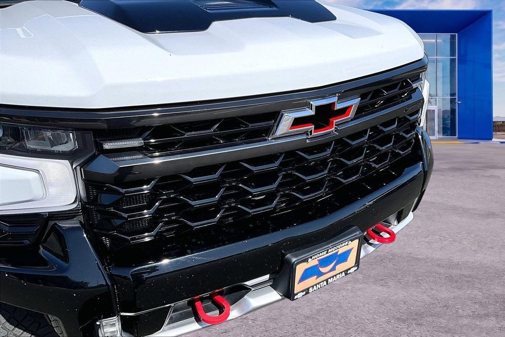 Used 2023 Chevrolet Silverado 1500 ZR2 w/ Technology Package AWD/4WD image 26