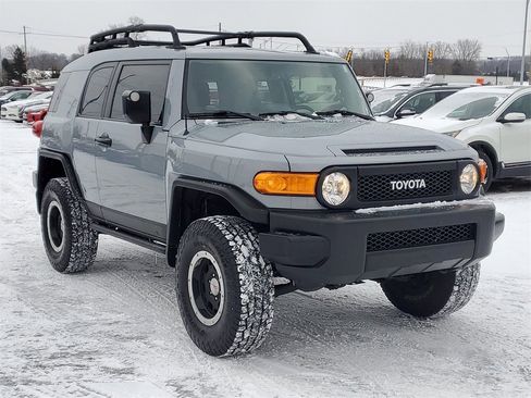 Used 2013 Toyota FJ Cruiser Base image 4