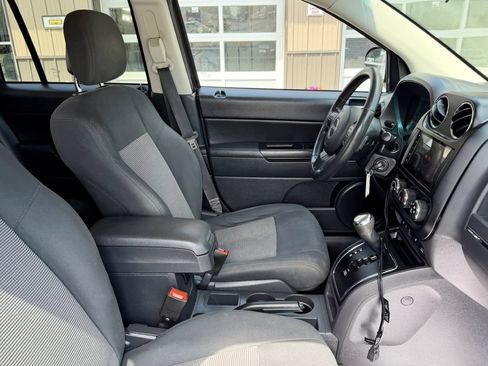 Used 2011 Jeep Compass 2WD image 17