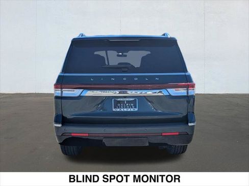 Used 2024 Lincoln Navigator Reserve AWD/4WD image 4