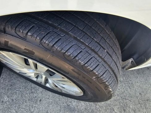 Used 2014 Toyota Camry LE image 16