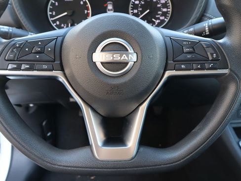 Used 2024 Nissan Sentra SV FWD image 11
