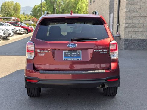 Used 2017 Subaru Forester 2.5i Premium w/ Protection Package #1 AWD/4WD image 4
