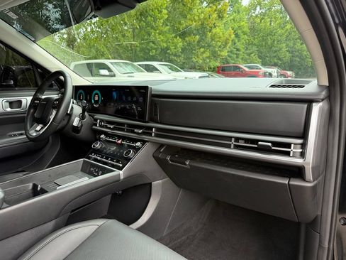 Used 2025 Hyundai Santa Fe SEL FWD image 38
