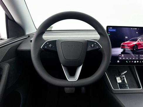 Used 2026 Tesla Model Y Long Range AWD/4WD image 3