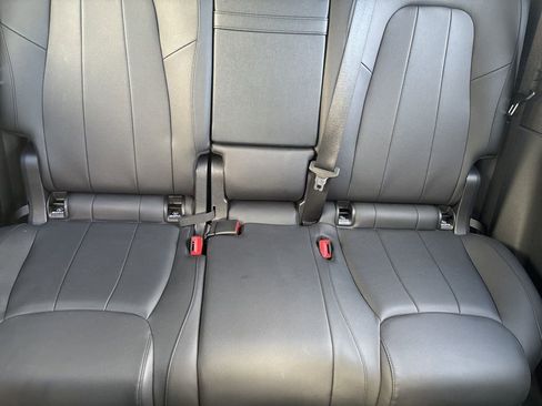 Used 2024 Mercedes-Benz GLB 250 image 21