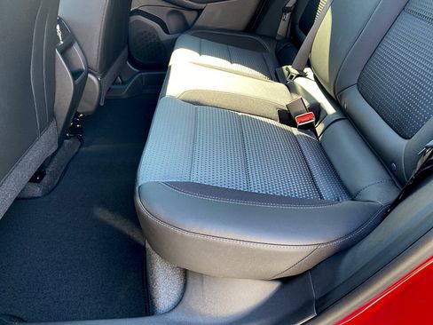 New 2026 Chevrolet Trax LT w/ Sunroof Package FWD image 19