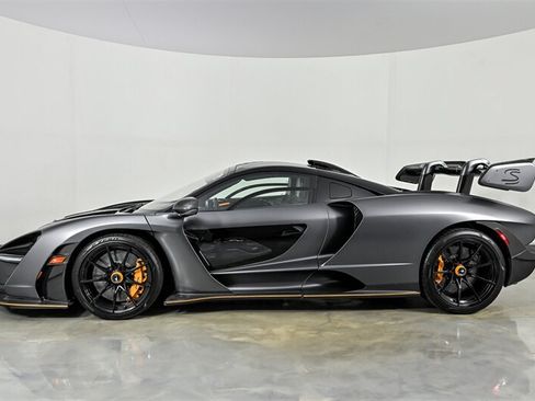 Used 2019 McLaren Senna RWD image 4