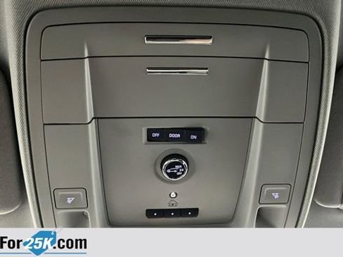 Used 2019 Chevrolet Tahoe LT AWD/4WD image 33