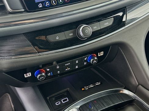 Used 2024 Buick Enclave Premium image 24