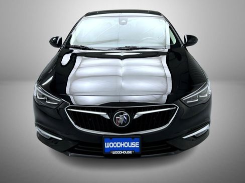 Used 2018 Buick Regal Essence w/ Driver Confidence Package #1 image 2