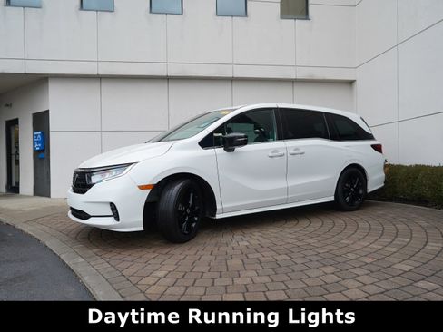 Used 2023 Honda Odyssey Sport image 18