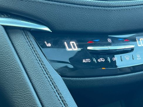 Used 2022 Cadillac XT5 Sportv w/ LPO, ONYX Package image 28