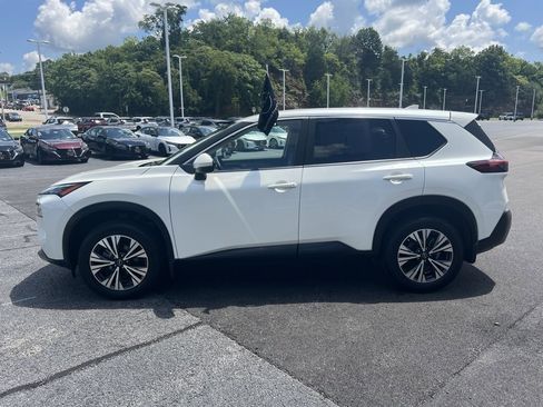 Used 2023 Nissan Rogue SV image 4