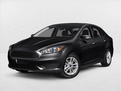 Used 2016 Ford Focus SE w/ Equipment Group 201A FWD image 1