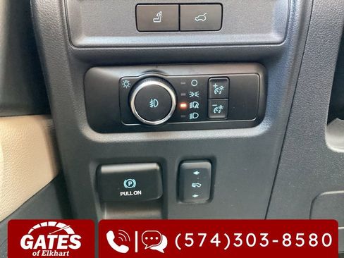Used 2024 Ford Expedition Limited AWD/4WD image 32