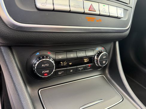 Used 2019 Mercedes-Benz CLA 250 4MATIC w/ Premium Package image 23