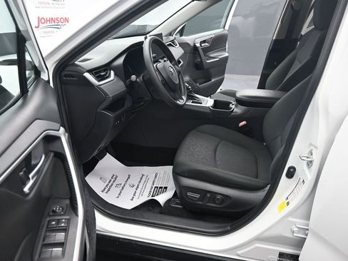 Used 2024 Toyota RAV4 XLE FWD image 17