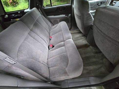 Used 2001 Chevrolet Blazer LT AWD/4WD image 16