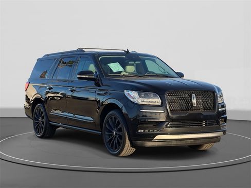 Used 2021 Lincoln Navigator L Reserve w/ Luxury Package image 3