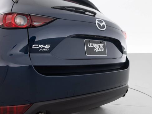 Used 2018 MAZDA CX-5 Touring w/ Preferred Equipment Package AWD/4WD image 17