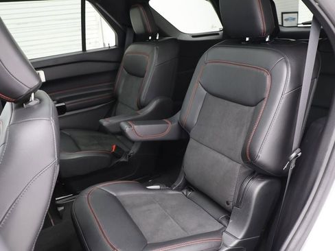 Used 2022 Ford Explorer ST-Line w/ Class IV Trailer Tow Package image 11