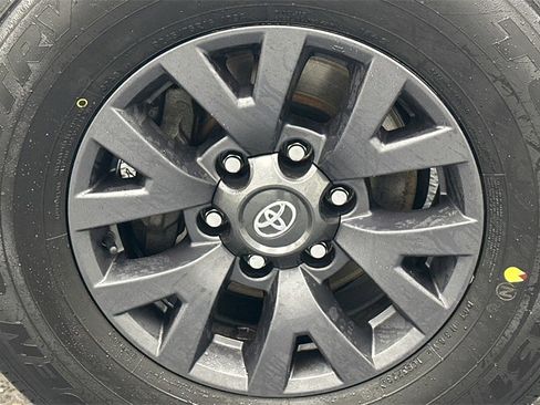 Certified 2022 Toyota Tacoma SR5 image 17