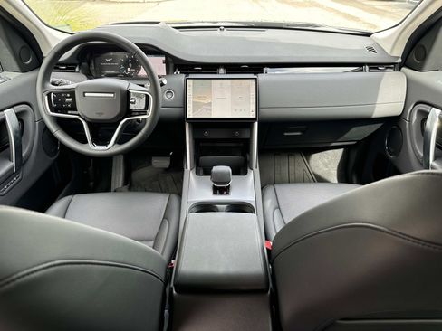 Used 2025 Land Rover Discovery Sport S image 16