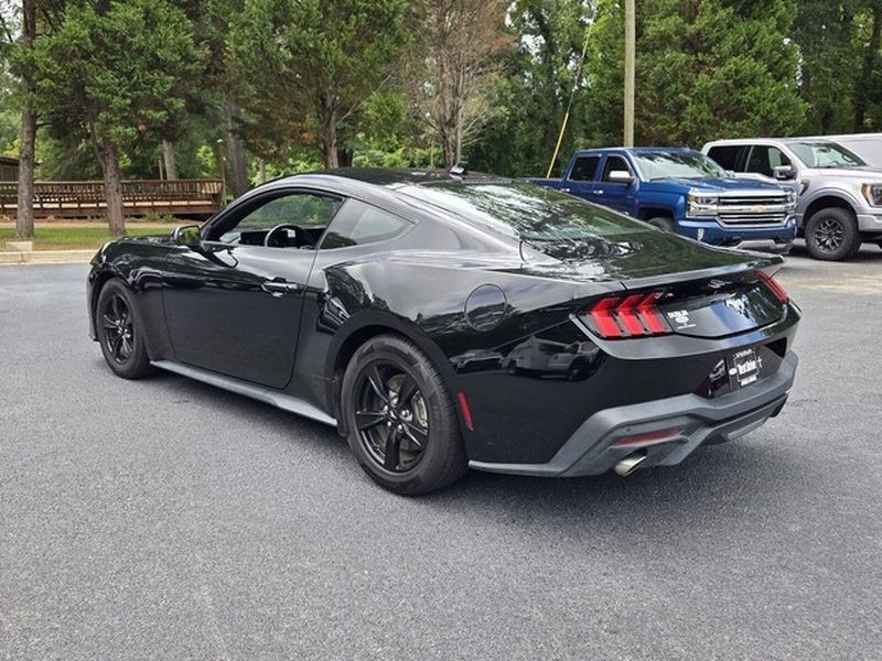 Used 2024 Ford Mustang Coupe RWD image 7