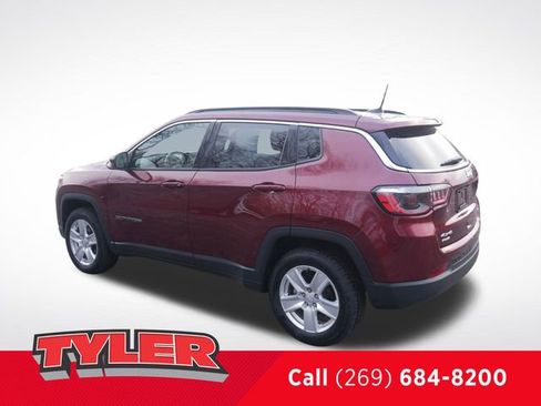 Used 2022 Jeep Compass Latitude AWD/4WD image 5