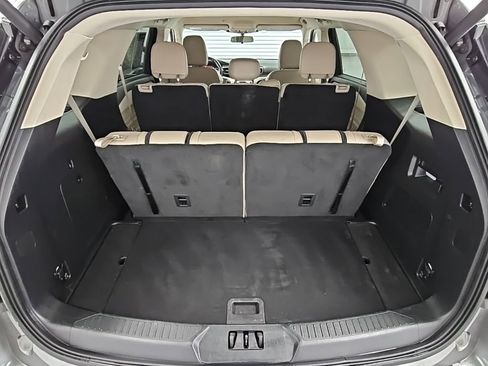 Used 2022 Ford Explorer XLT w/ Equipment Group 202A image 34