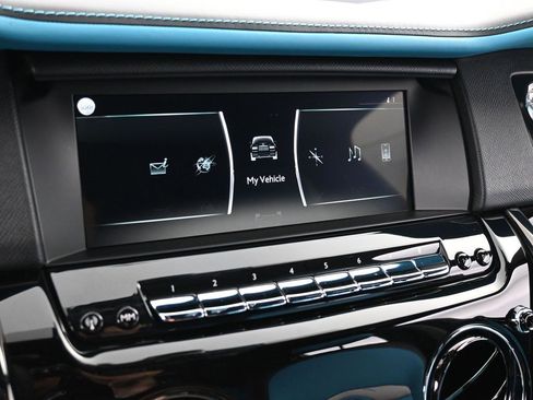 Used 2024 Rolls-Royce Cullinan Black Badge w/ Driver's Package image 21