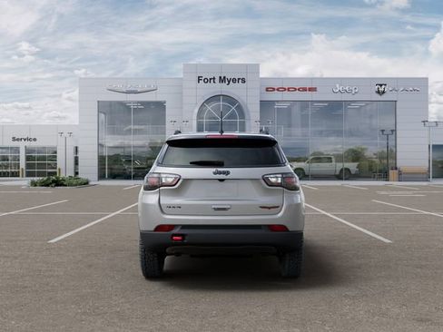 New 2025 Jeep Compass Trailhawk w/ Trailhawk Elite Group AWD/4WD image 7