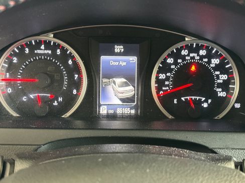 Used 2017 Toyota Camry SE w/ Moonroof Package FWD image 23