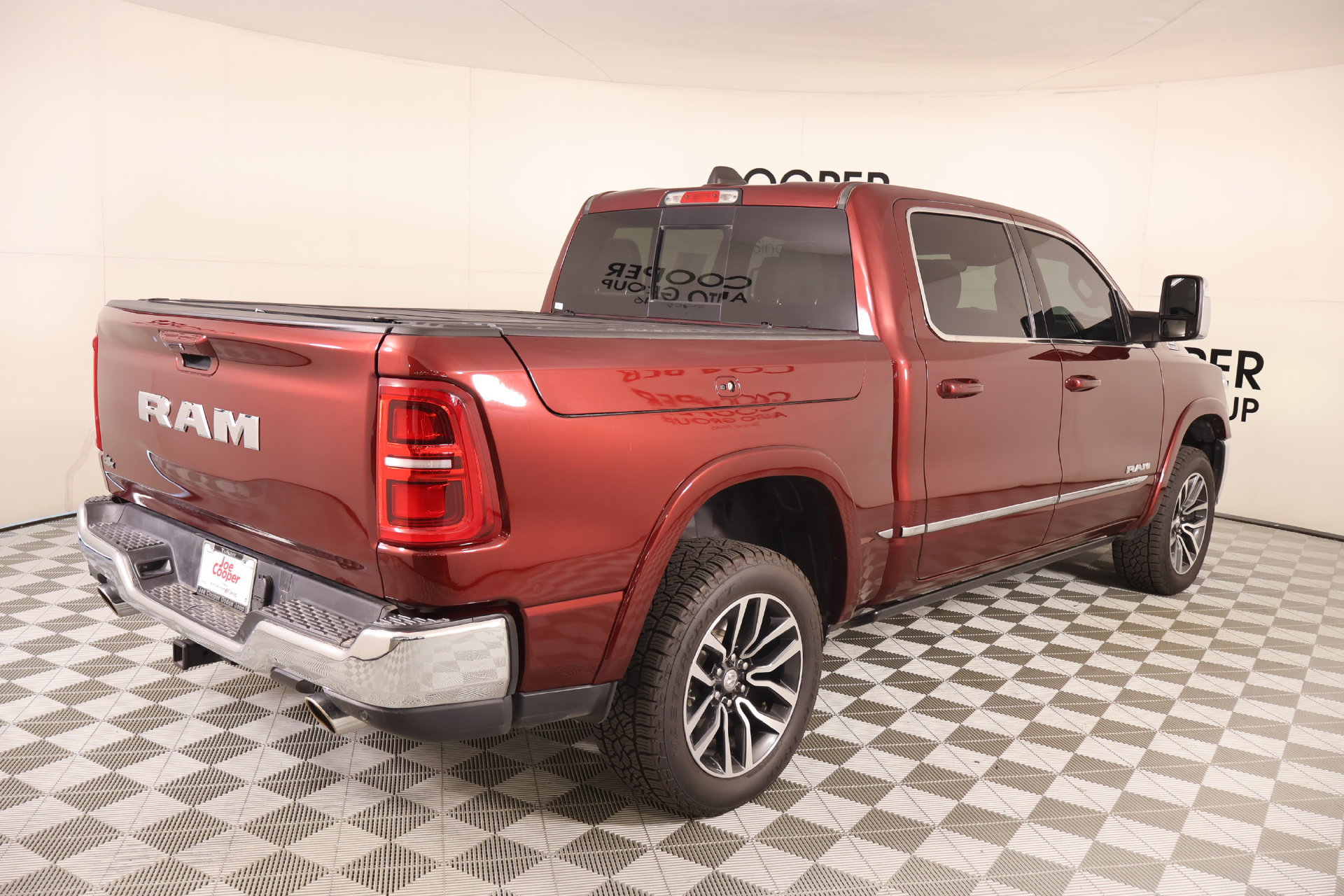 Used 2025 RAM 1500 Limited w/ Off Road Group AWD/4WD image 22
