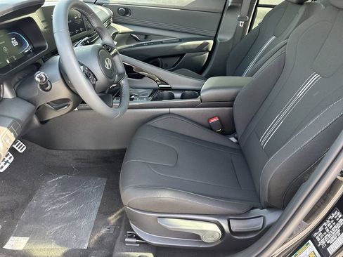 New 2026 Hyundai Elantra SEL Sport Premium FWD image 9