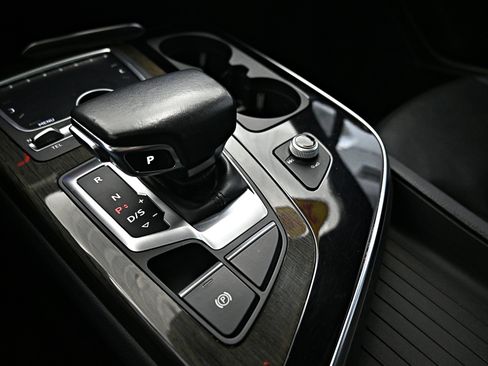 Used 2017 Audi Q7 2.0T Premium Plus w/ Premium Plus Package image 22