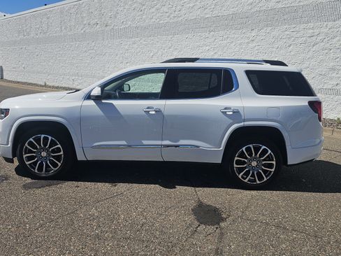 Used 2023 GMC Acadia Denali AWD/4WD image 4