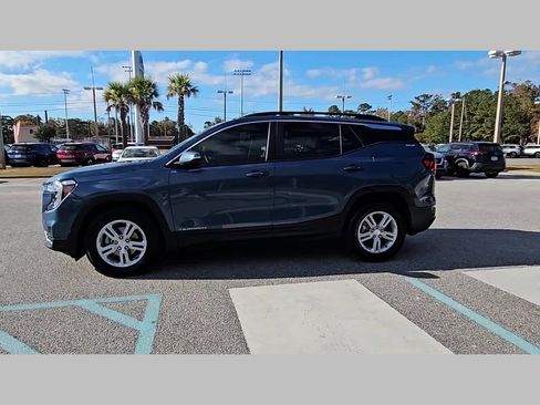 Used 2024 GMC Terrain SLE w/ Driver Convenience Package image 26