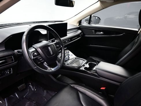 Used 2023 Lincoln Nautilus FWD w/ Premium Package image 8
