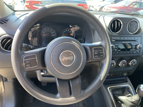 Used 2016 Jeep Patriot Sport FWD image 22