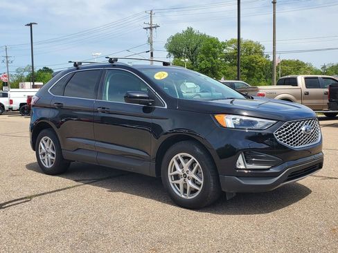 Certified 2024 Ford Edge SEL w/ Convenience Package AWD/4WD image 2