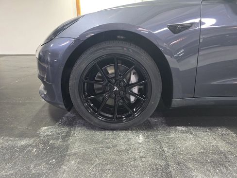 Used 2022 Tesla Model 3 Long Range AWD/4WD image 23