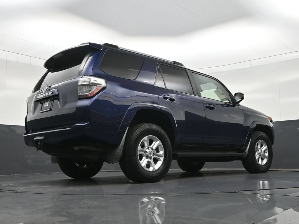 Used 2020 Toyota 4Runner SR5 AWD/4WD image 27
