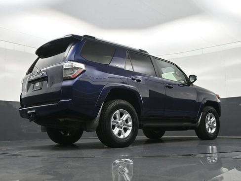 Used 2020 Toyota 4Runner SR5 AWD/4WD image 27